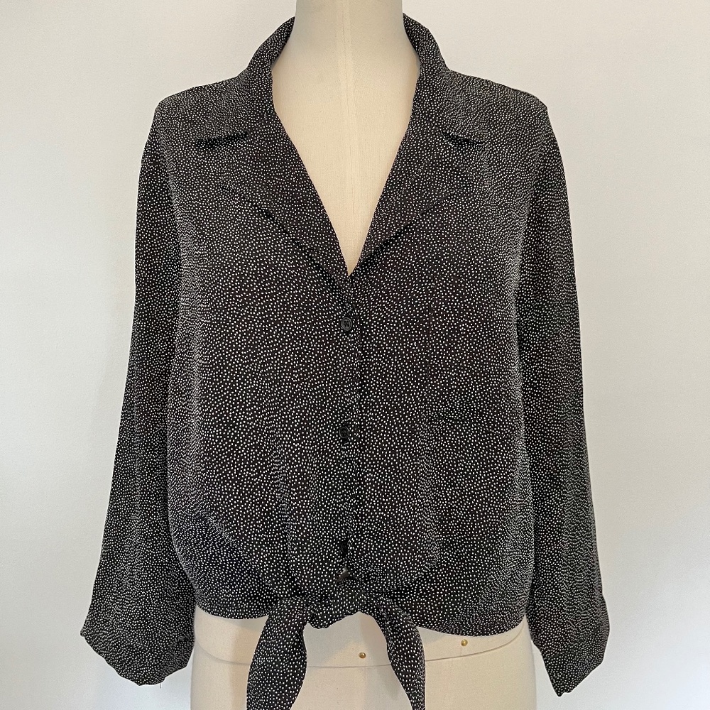 Button up shirt with tie detail